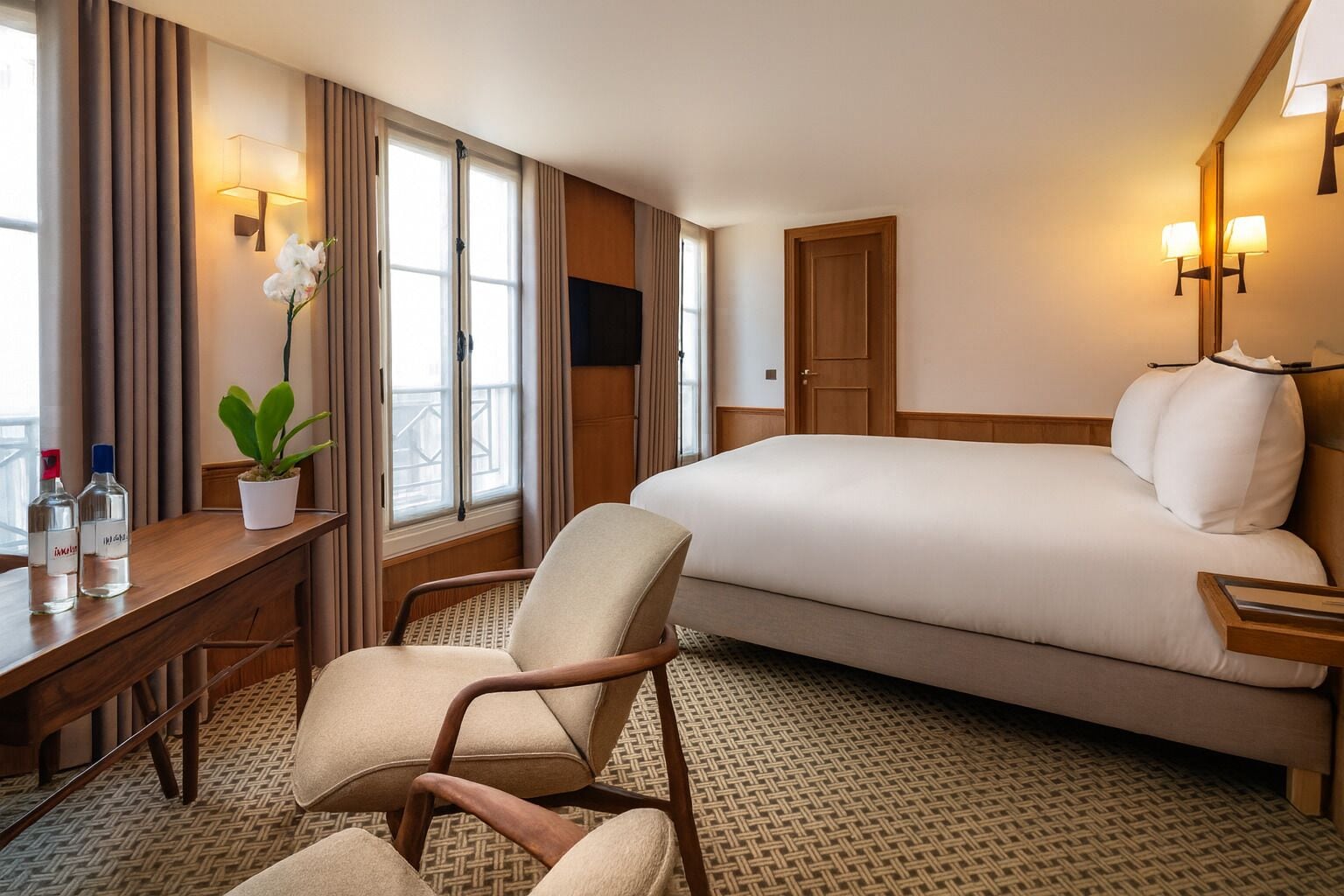 executive double or twin room, accessible (la parisienne) | premium bedding, minibar, in-room safe, desk