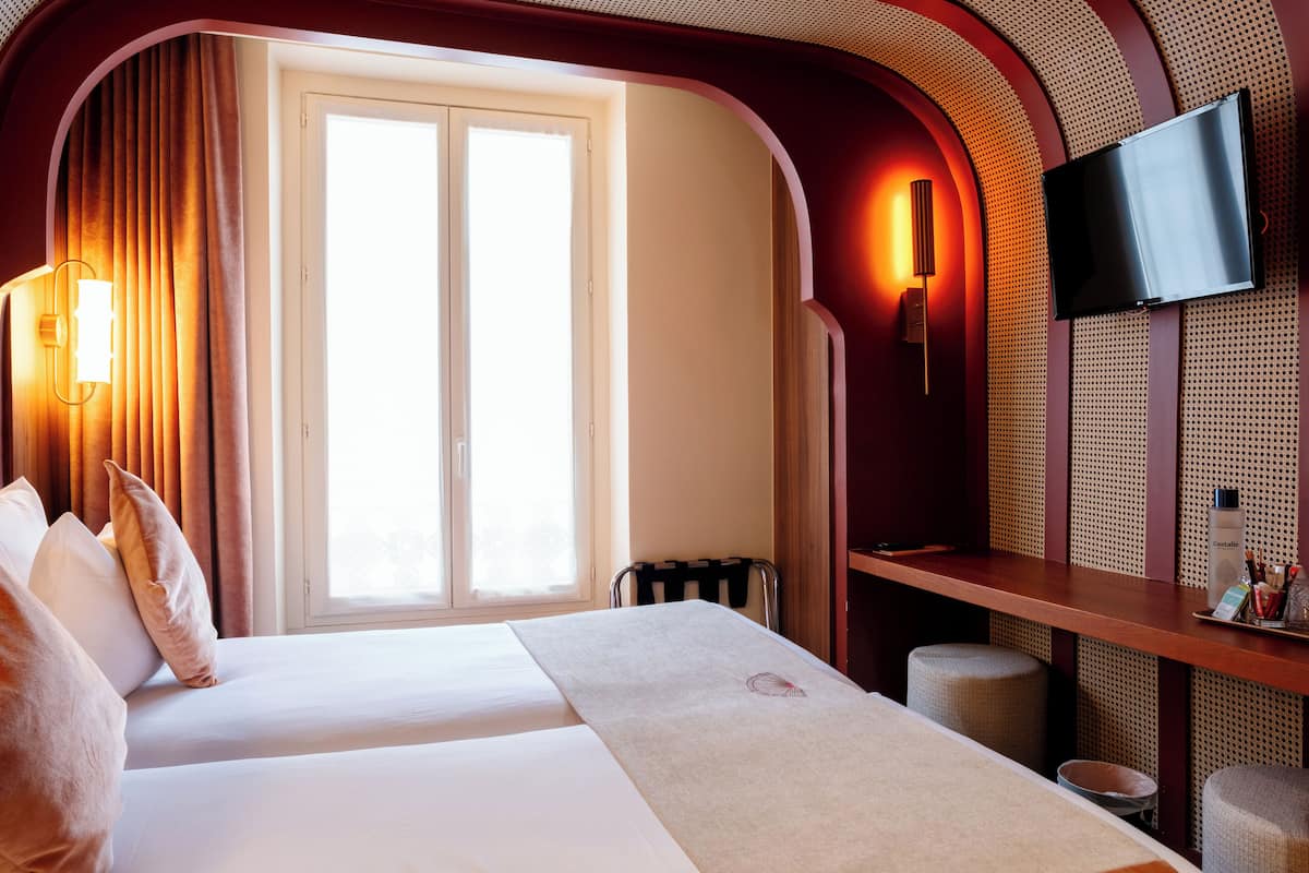 Superior-Doppel- oder -Zweibettzimmer | 1 Schlafzimmer, Zimmersafe, Schreibtisch, Verdunkelungsvorhänge