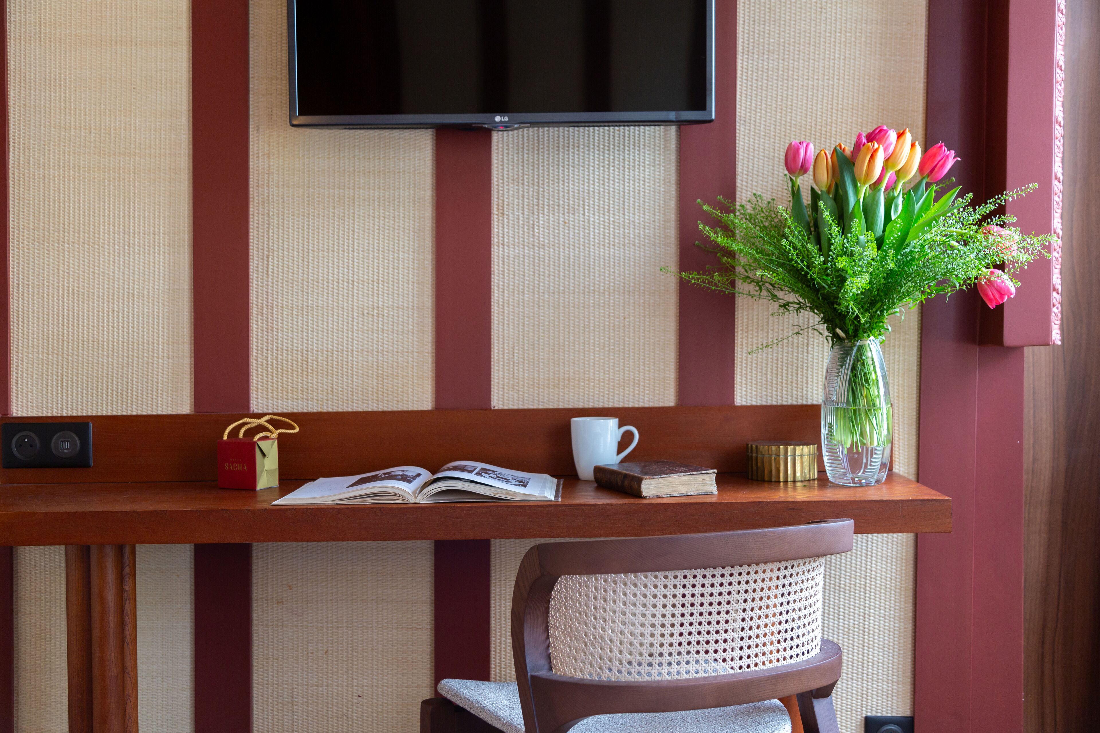 double or twin balcony room | 1 bedroom, in-room safe, desk, blackout curtains