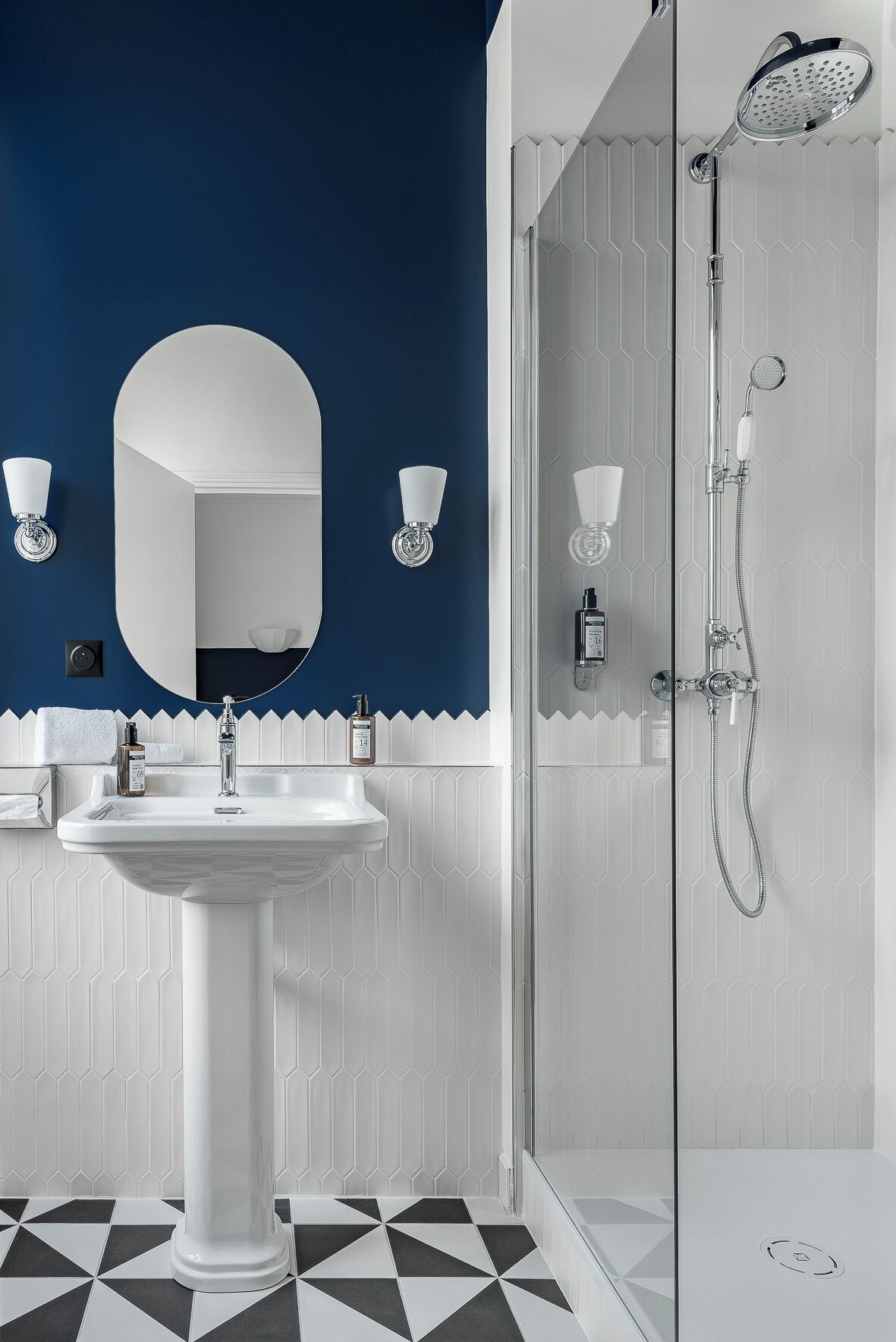 charme room | bathroom | separate bathtub and shower, free toiletries, hair dryer, slippers