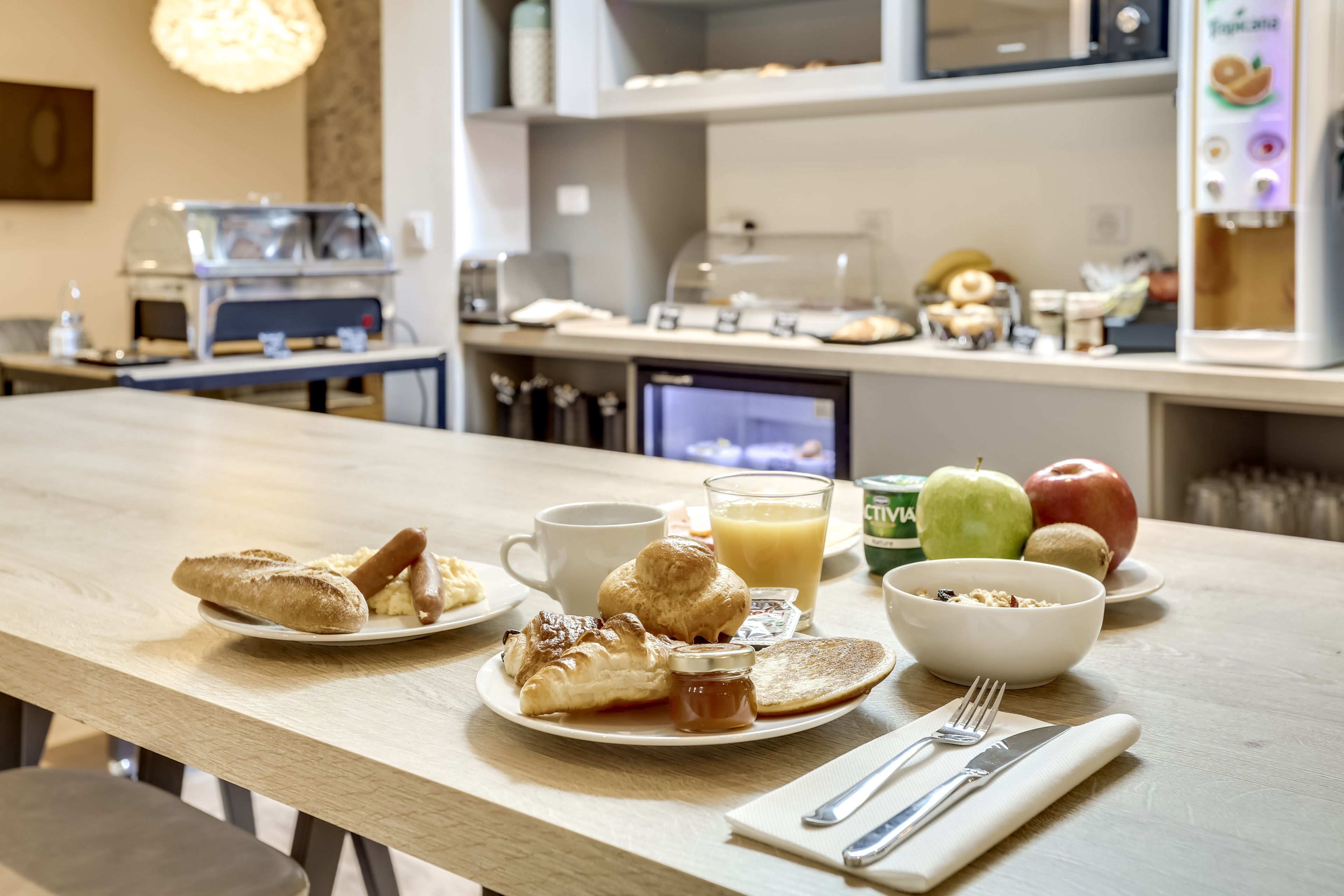daily buffet breakfast (eur 14 per person)