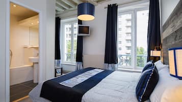 Phòng đôi Tiêu chuẩn | Két bảo mật tại phòng, bàn, phòng cách âm