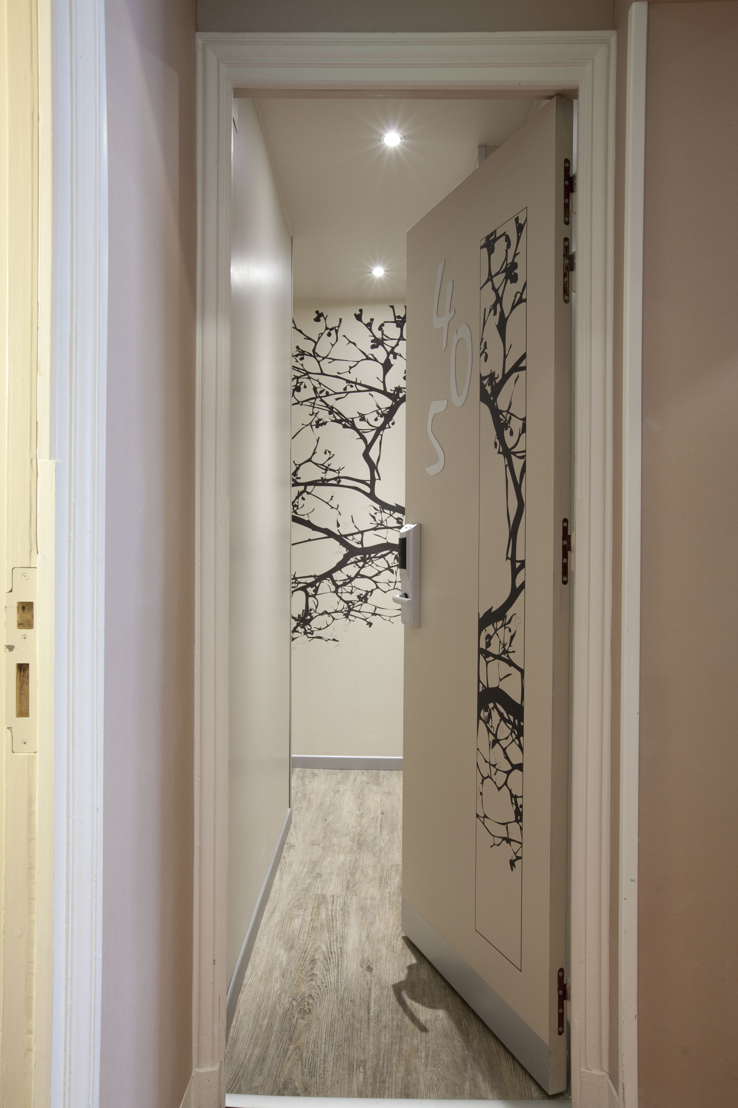 standard single room | minibar, in-room safe, desk, blackout curtains