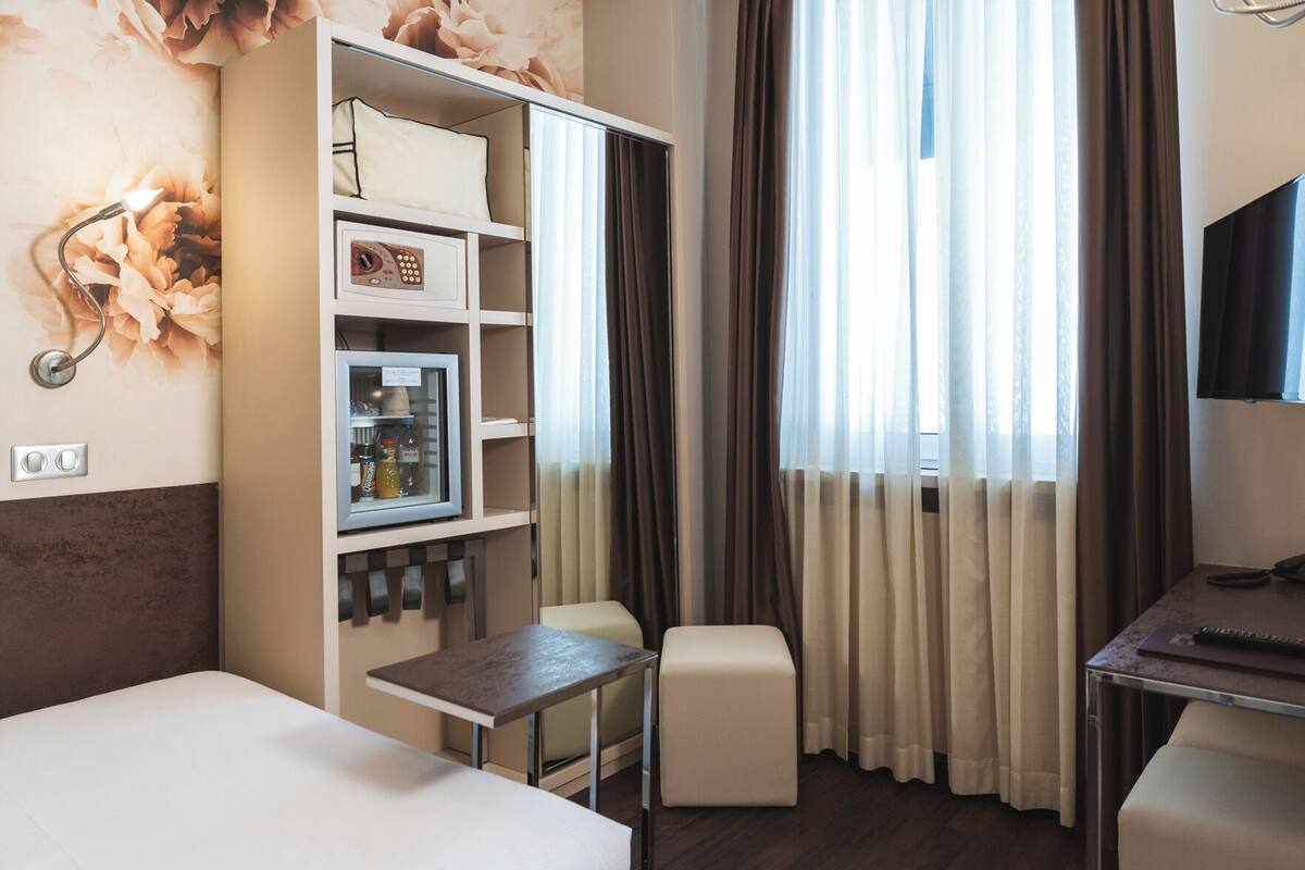 Minibar, in-room safe, desk, blackout drapes