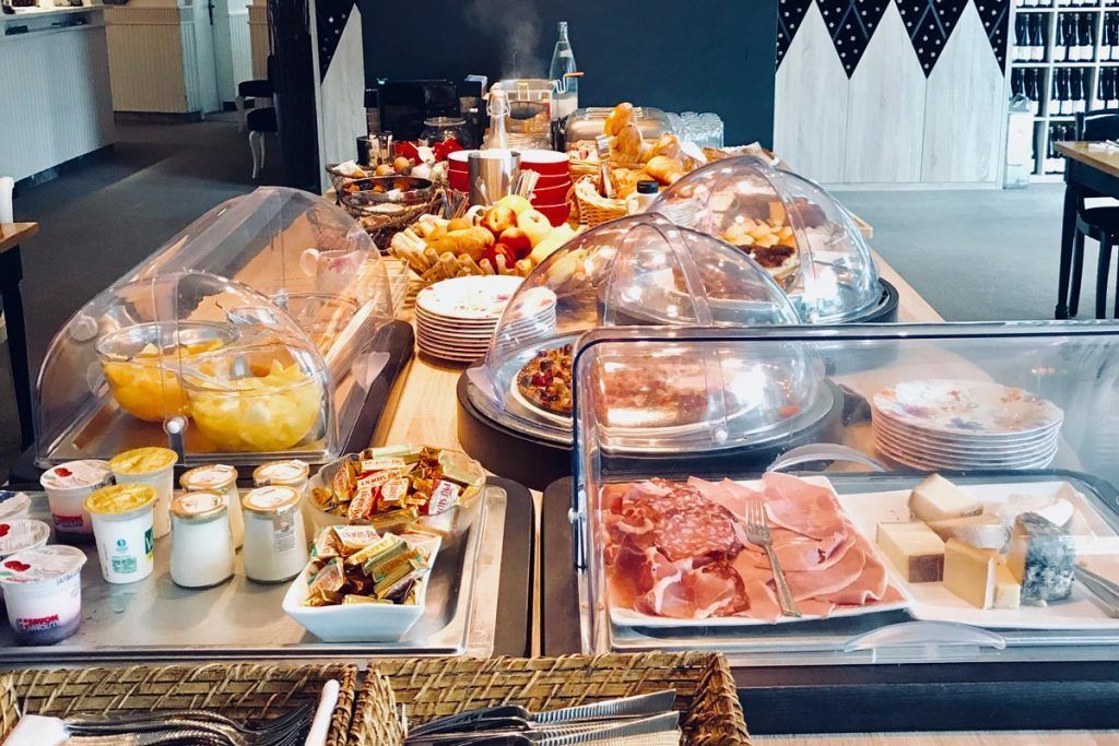 daily buffet breakfast (eur 15 per person)