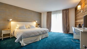 Deluxe Double Room, 1 Double Bed | In-room safe, individually decorated, individually furnished, desk