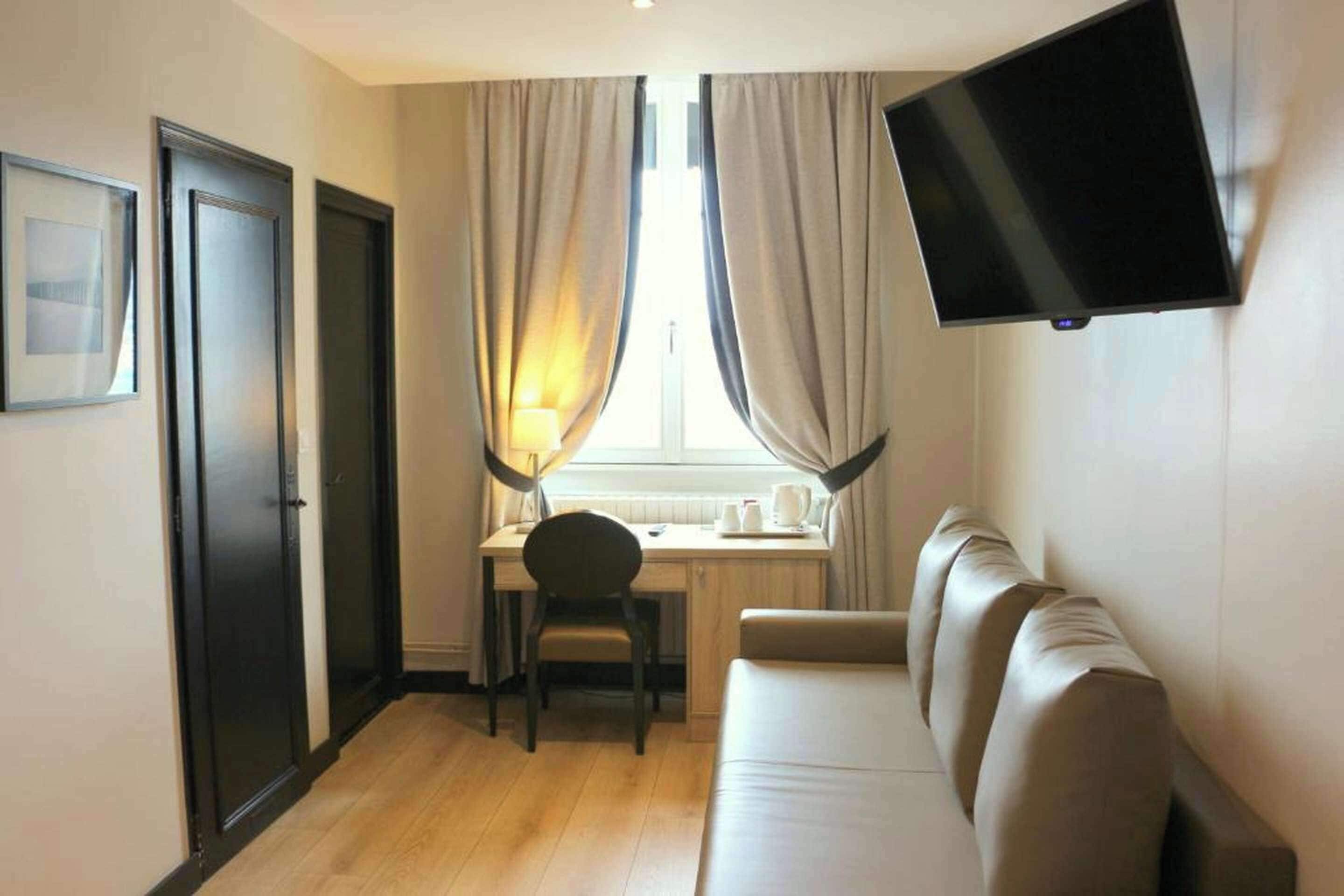 superior room, multiple beds, non smoking, harbour view | 1 bedroom, minibar, in-room safe, individually decorated
