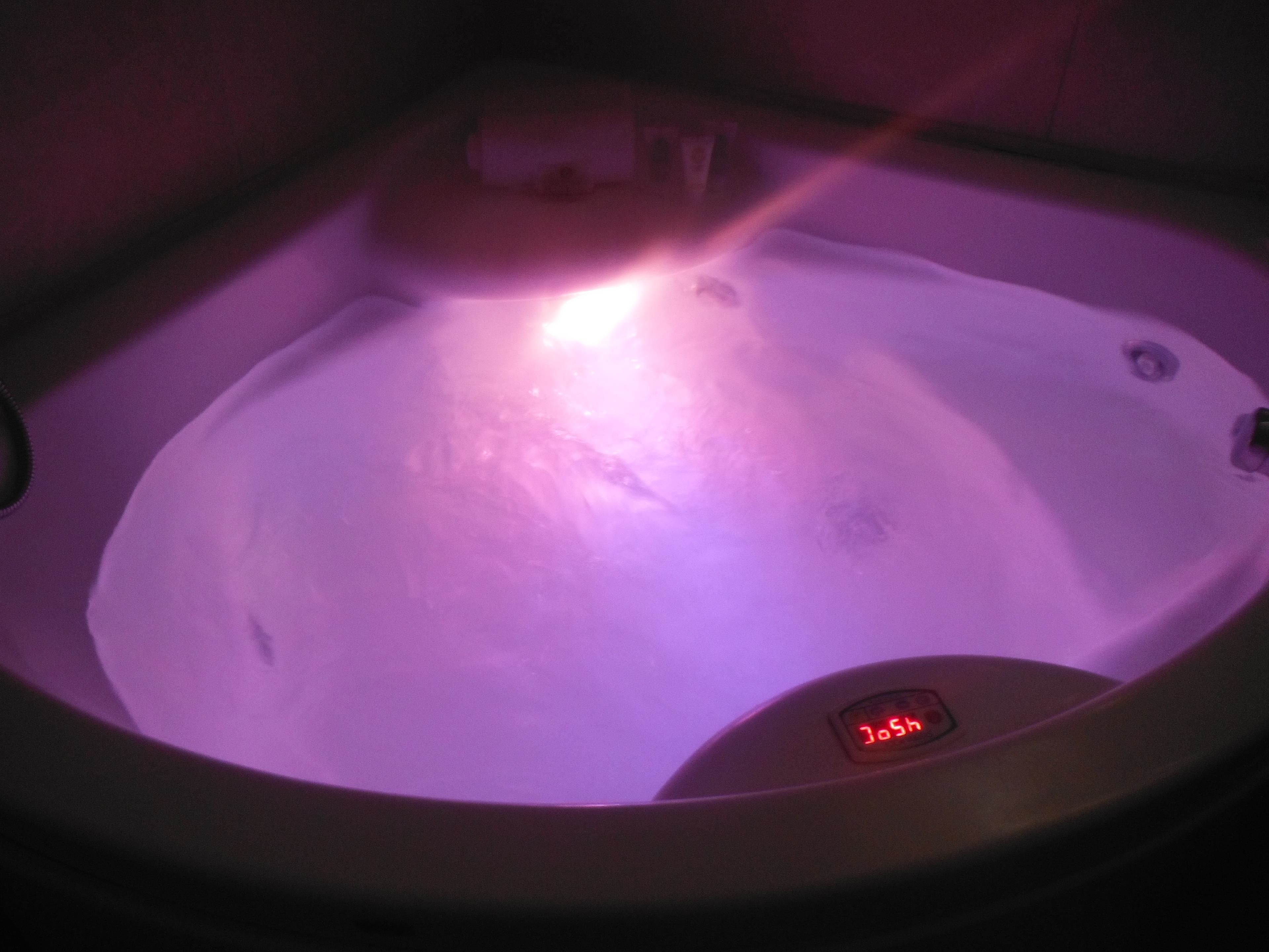 junior suite, 1 queen bed, jetted tub, harbour view (jetted tub) | room amenity