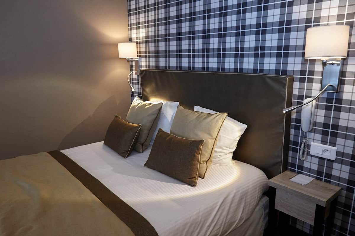 Minibar, in-room safe, individually decorated, individually furnished