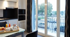 1 habitación, minibar y caja de seguridad en la habitación 