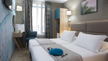 Habitación ejecutiva con 2 camas individuales | Ropa de cama de alta calidad y minibar