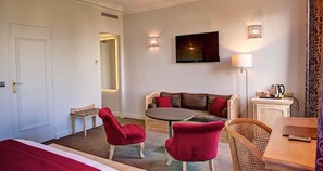 ジュニア スイート | 高級寝具、セーフティボックス (室内)、デスク、遮光カーテン