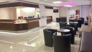 Lobby sitting area - Hôtel Alliance Lourdes (Lourdes)