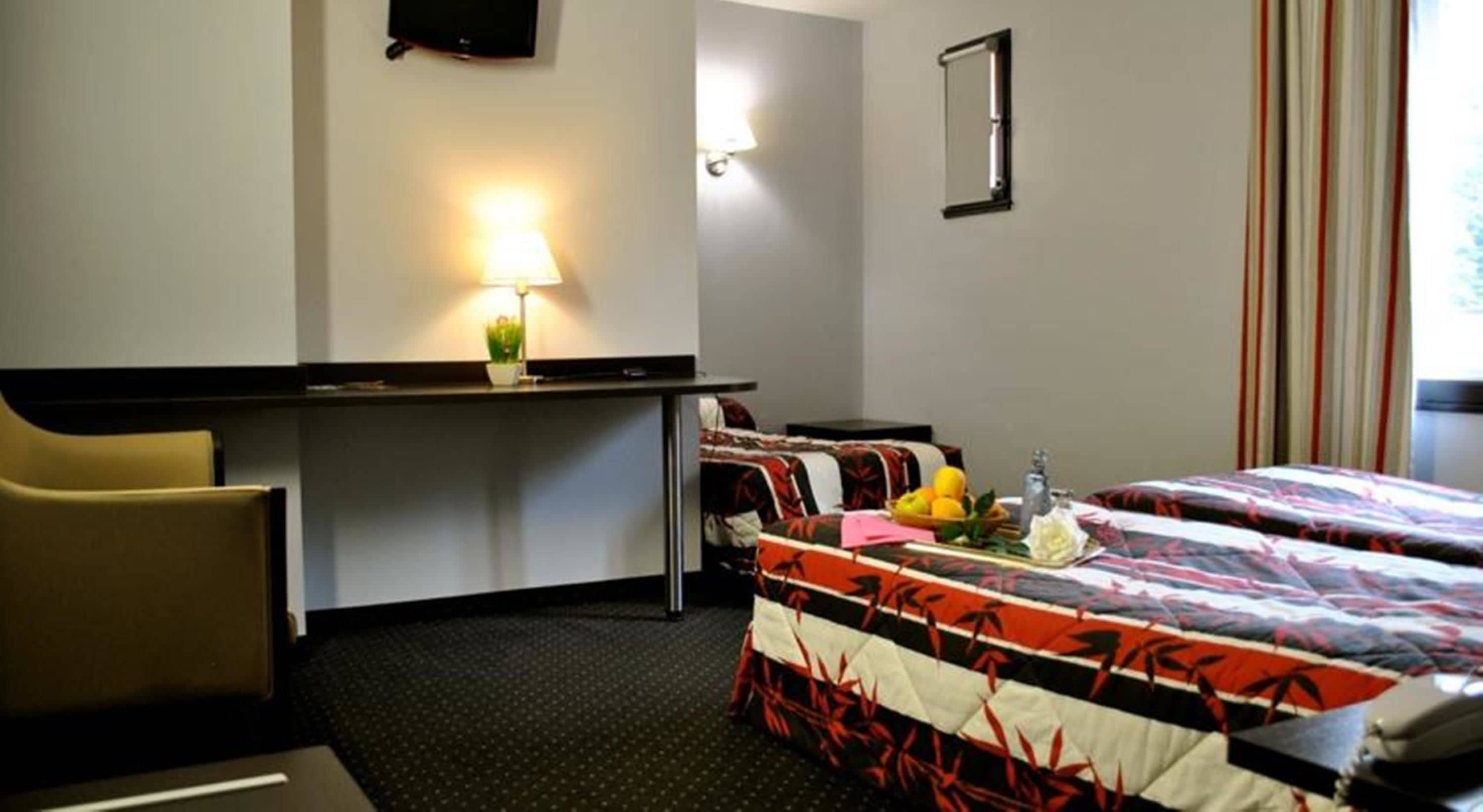 family triple room (3 pax) | 2 bedrooms, premium bedding, desk, soundproofing