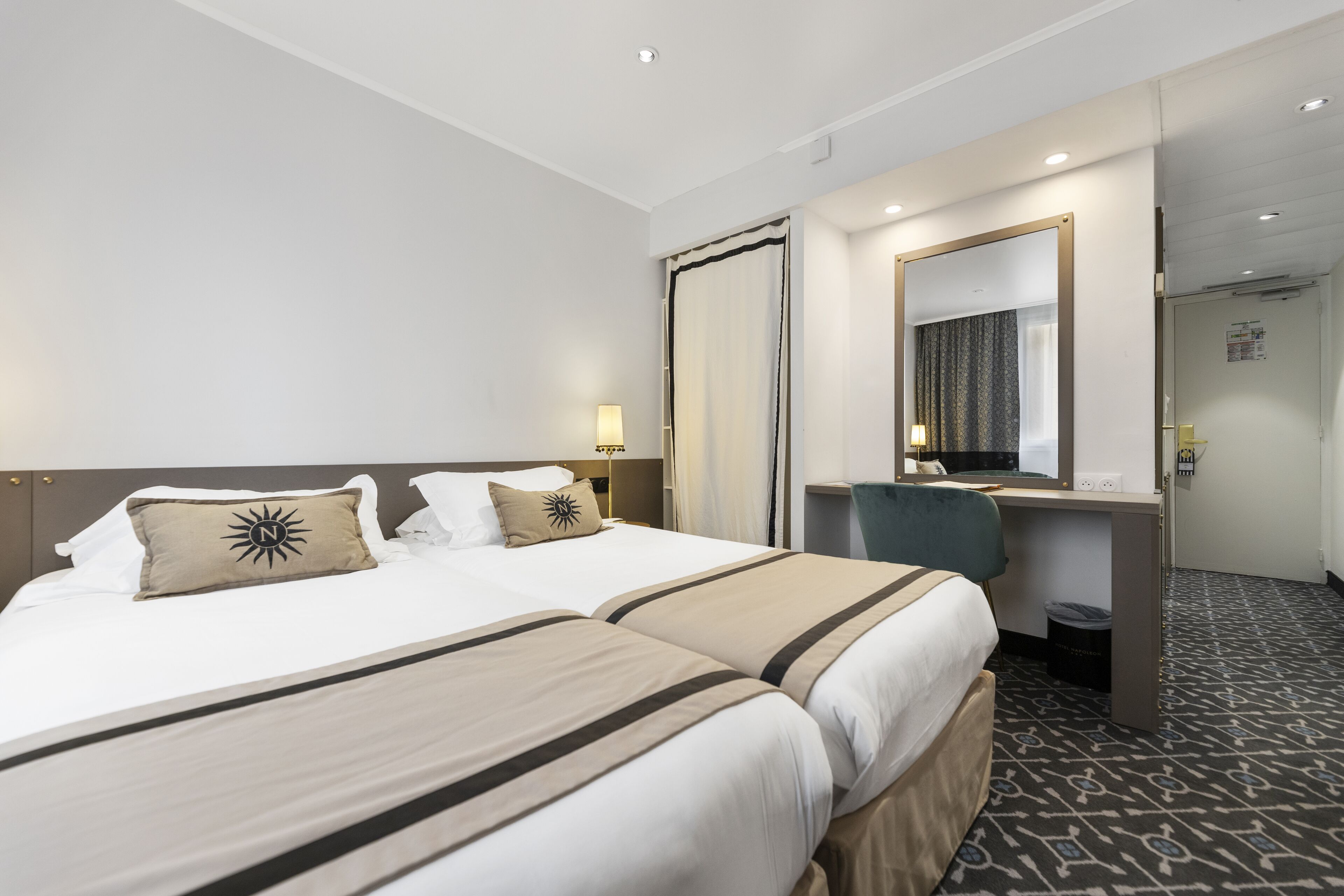 twin room | premium bedding, in-room safe, desk, laptop workspace