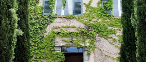 Entrada de la propiedad