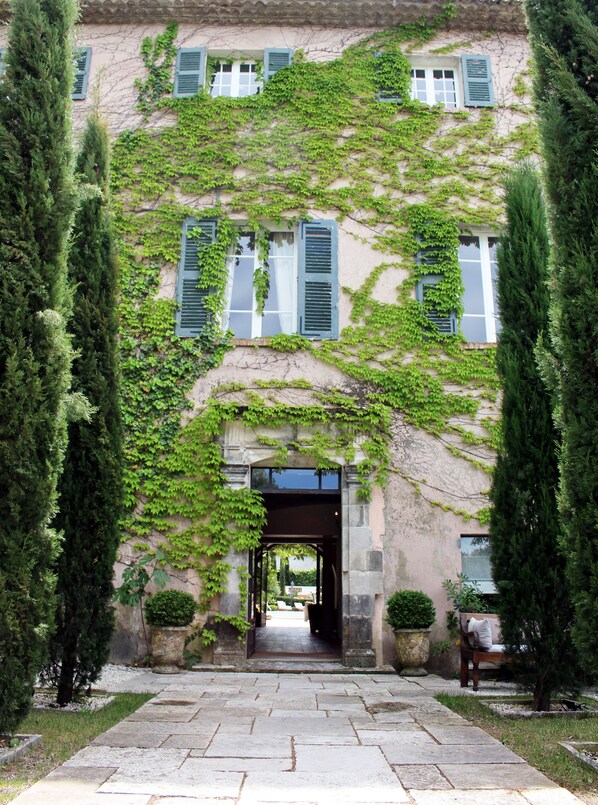 Entrée de l’hébergement