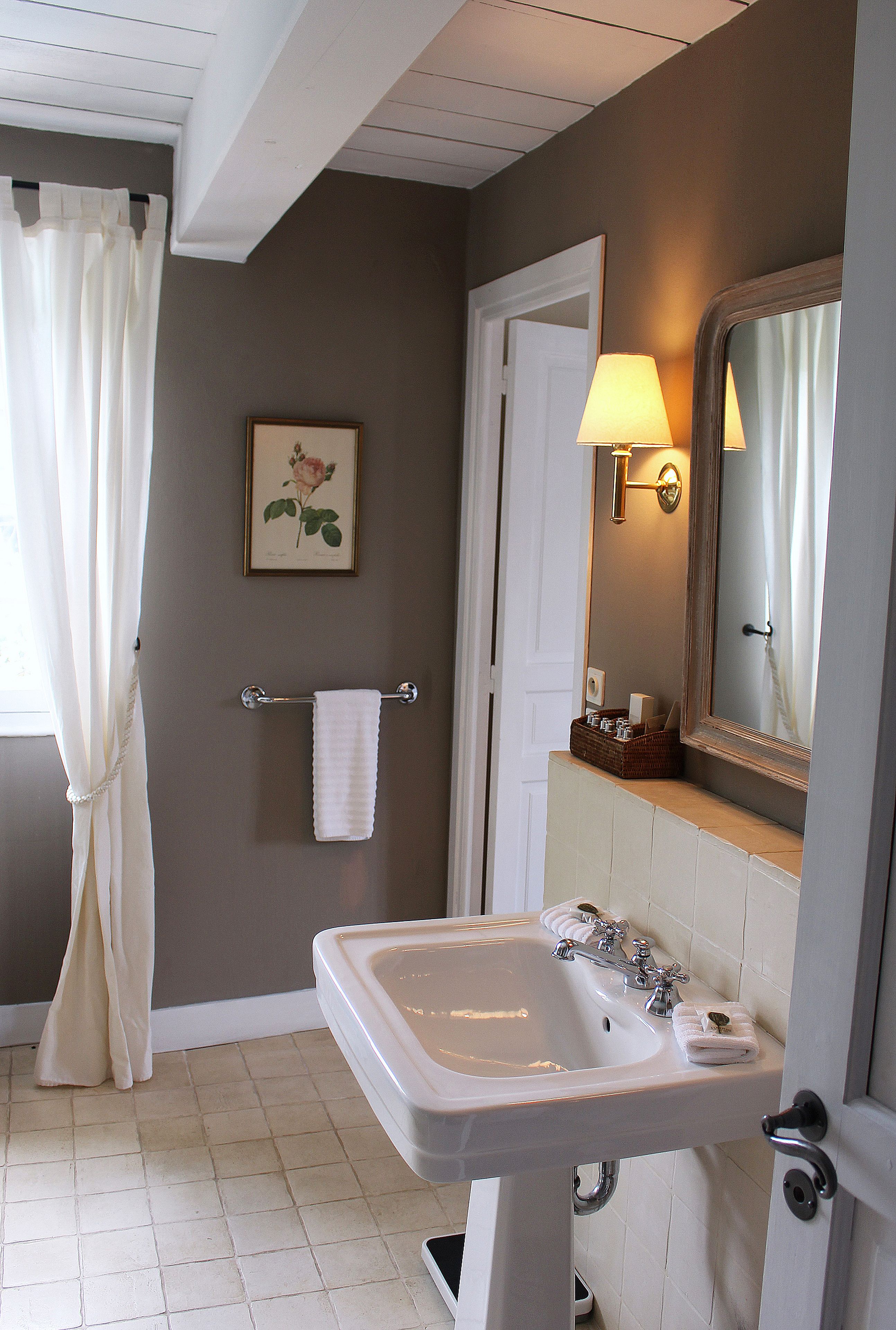 luxury double room | bathroom sink