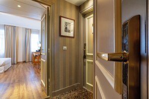 Habitació, habitacions connectades | Roba de llit d'alta qualitat, minibar i caixa forta a l'habitació 