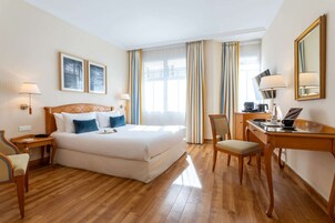 Room, Connecting Rooms | Premium bedding, minibar, in-room safe, desk