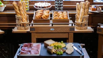 Daily buffet breakfast (EUR 22 per person)