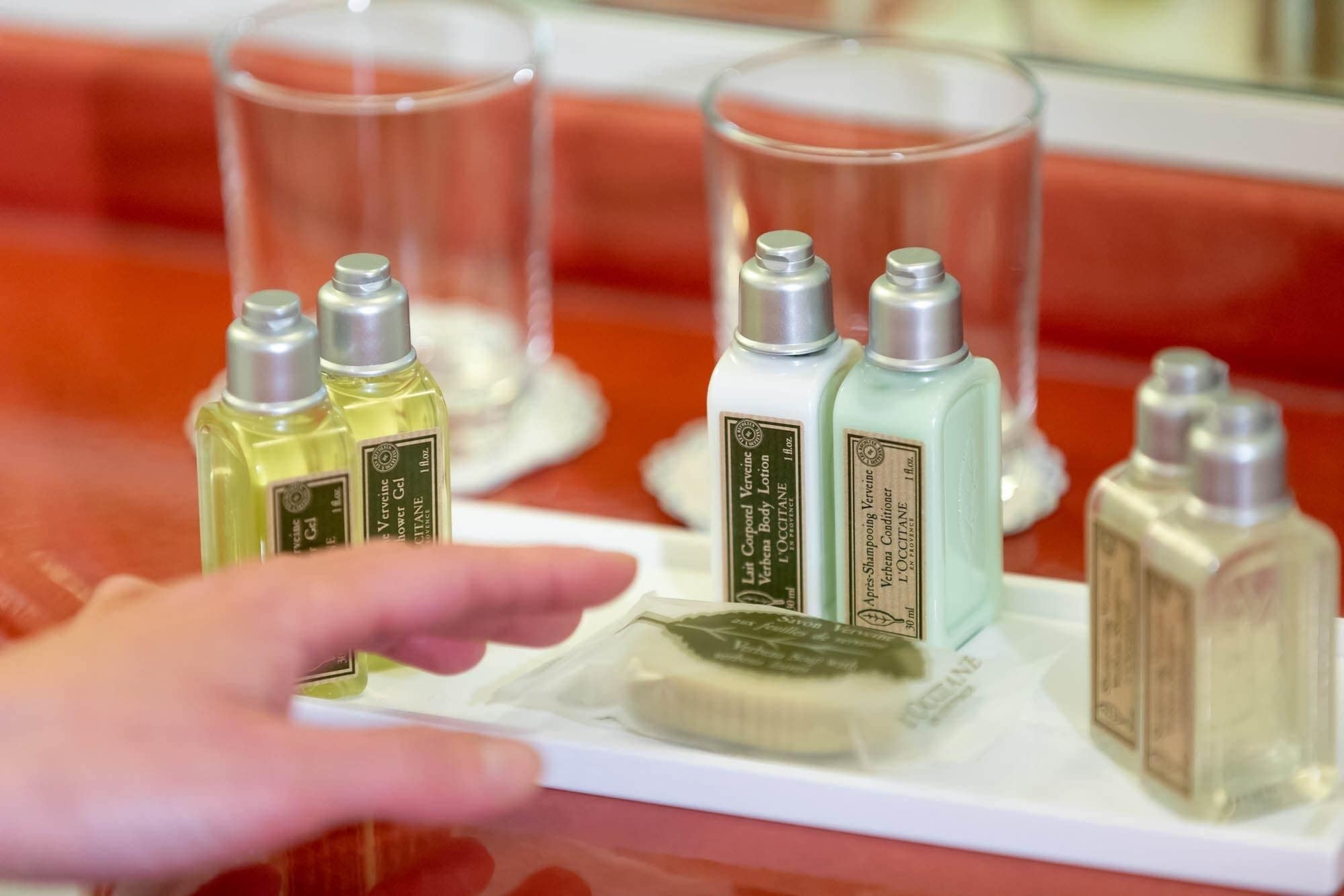 combined shower/bathtub, free toiletries, hair dryer, slippers