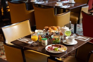 Daily buffet breakfast for a fee