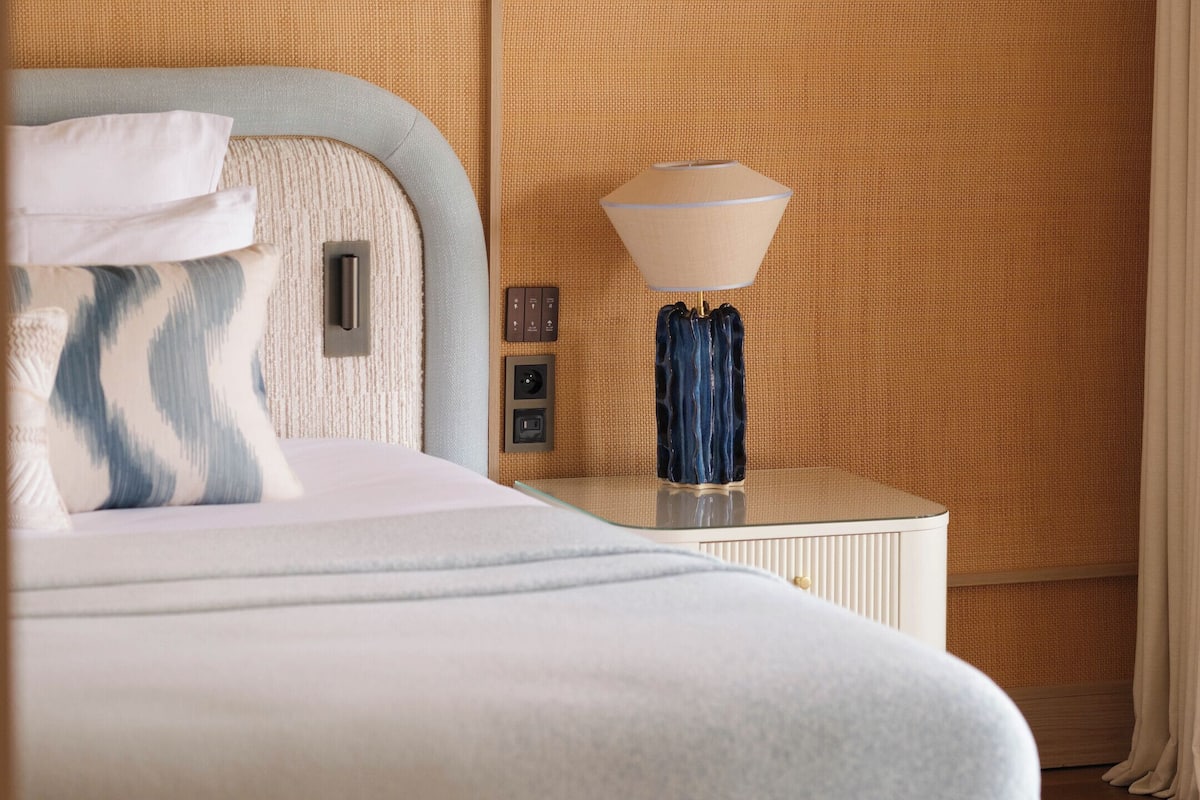 suite, pool view | 1 bedroom, minibar, in-room safe, desk