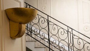 Unclassified image, 3 of 103, button - Hotel Du Helder (Lyon)