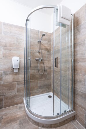 Chambre Double Standard, 1 lit double | Salle de bain