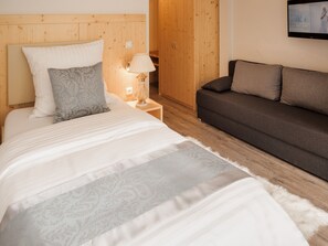 Yhden hengen huone | Työpöytä, ilmainen Wi-Fi, vuodevaatteet