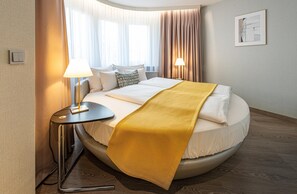 Premium bedding, minibar, in-room safe, desk - Hotel Europa (Munich)