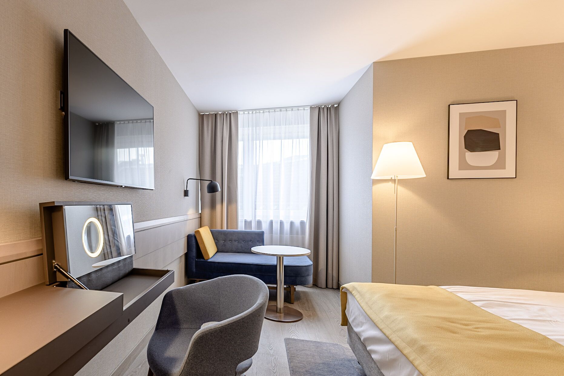 standard double room | premium bedding, minibar, in-room safe, desk