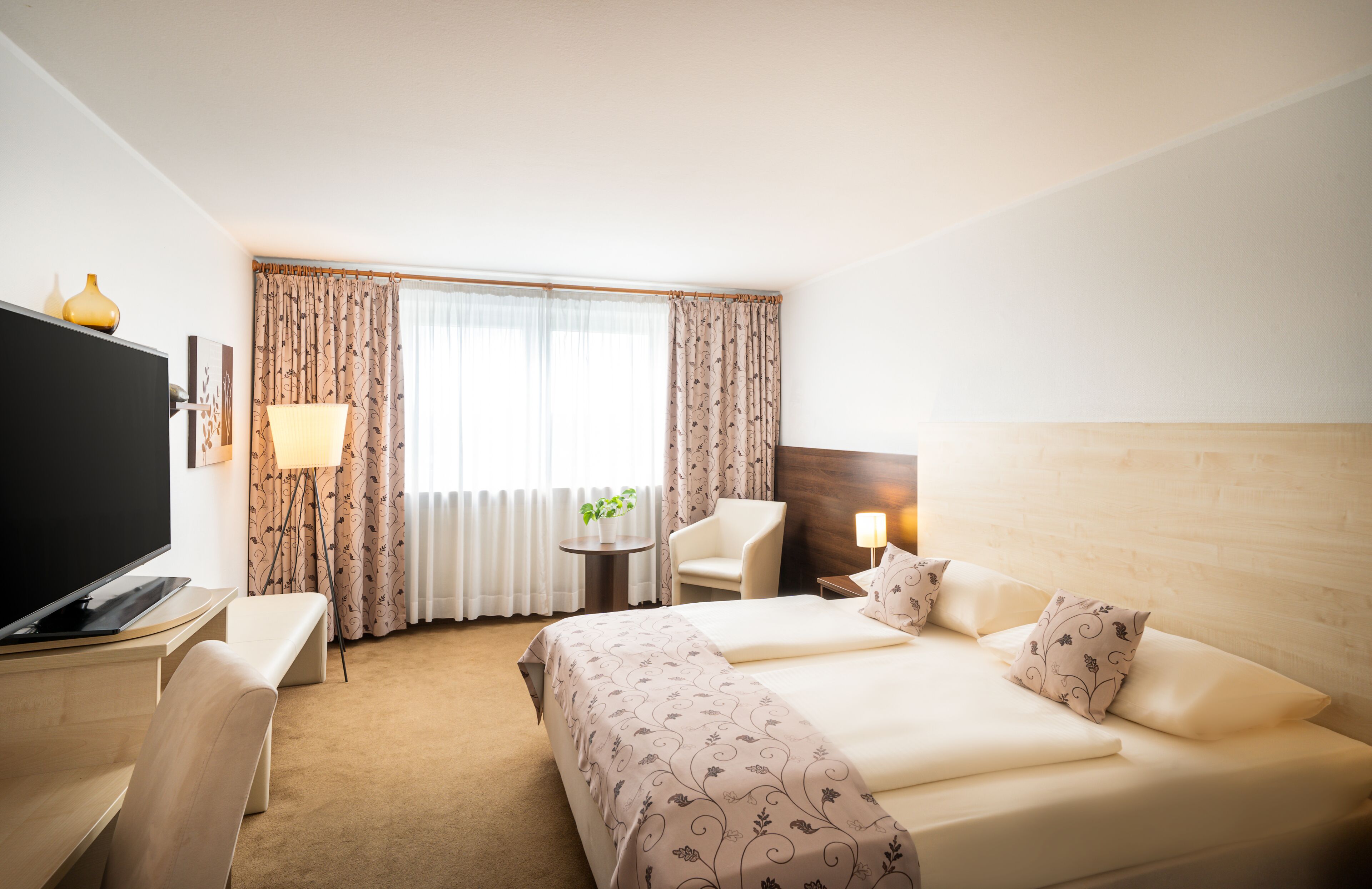 standard double room | hypo-allergenic bedding, in-room safe, desk, iron/ironing board