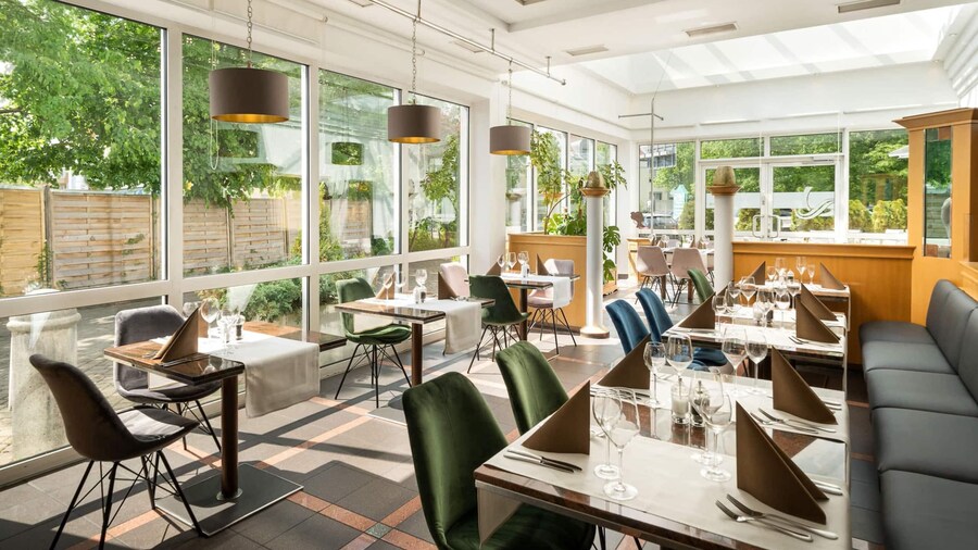 QU Hotel, Trademark Collection by Wyndham