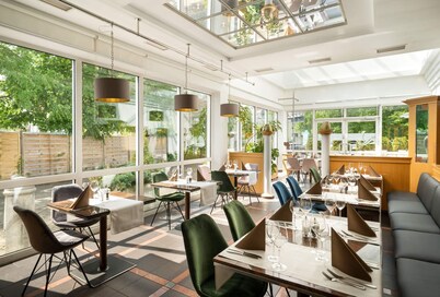 QU Hotel, Trademark Collection by Wyndham