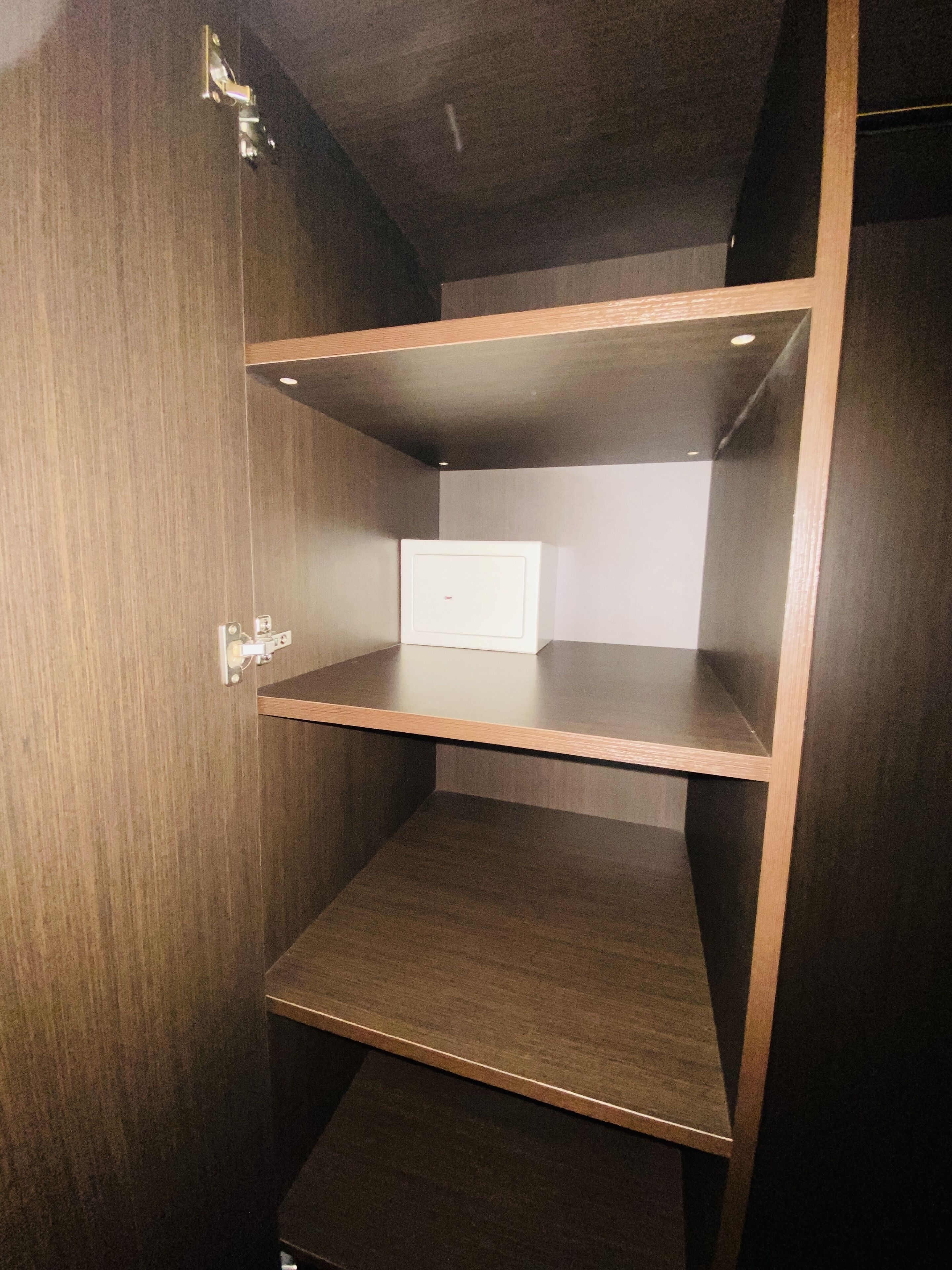 double room | living area | flat-screen tv