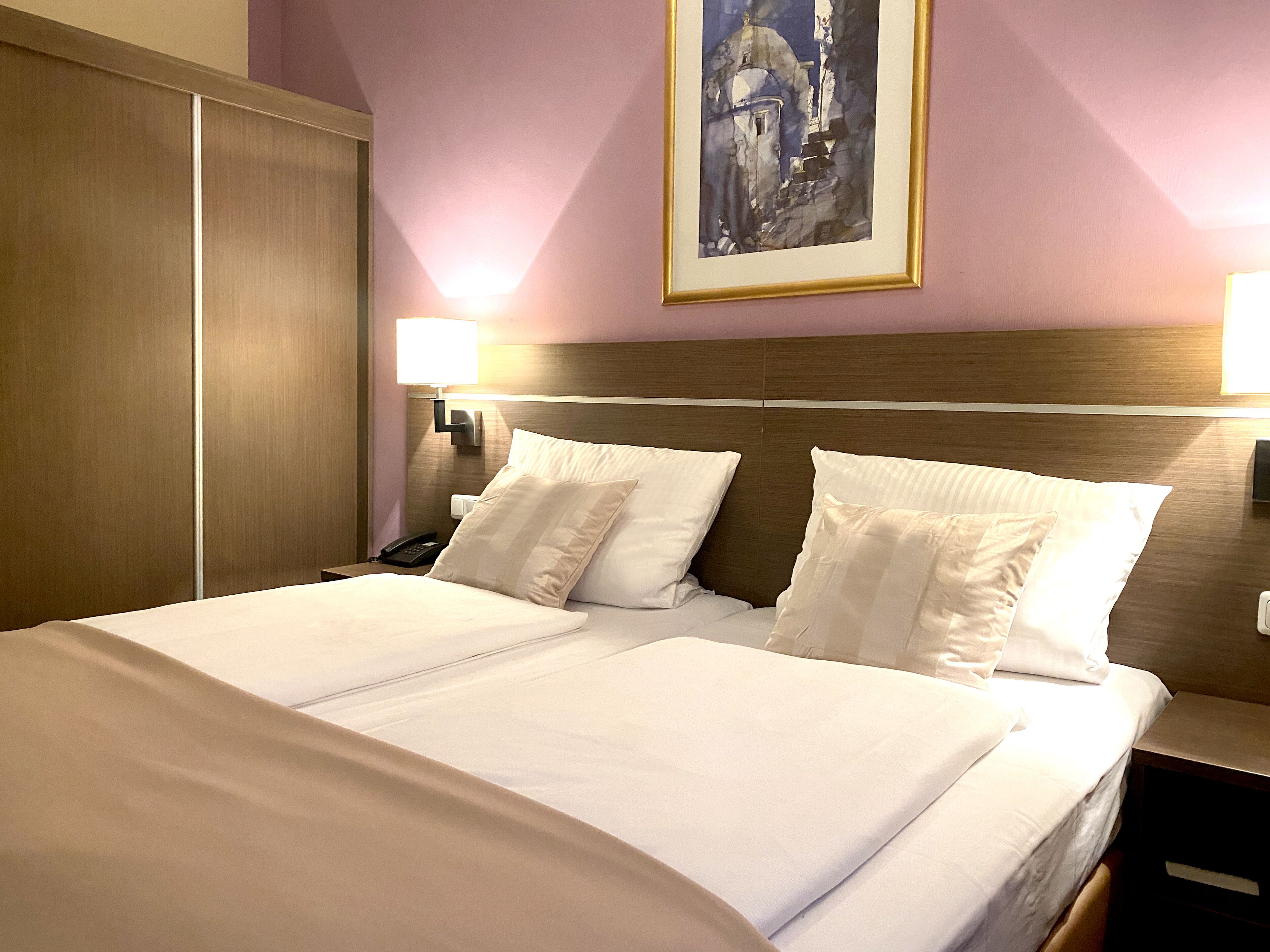 double room | 2 bedrooms, in-room safe, desk, free wifi