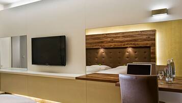 Premium bedding, in-room safe, desk, soundproofing