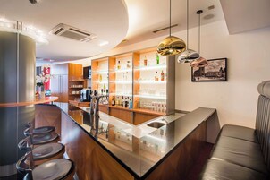 Bar (en el alojamiento)