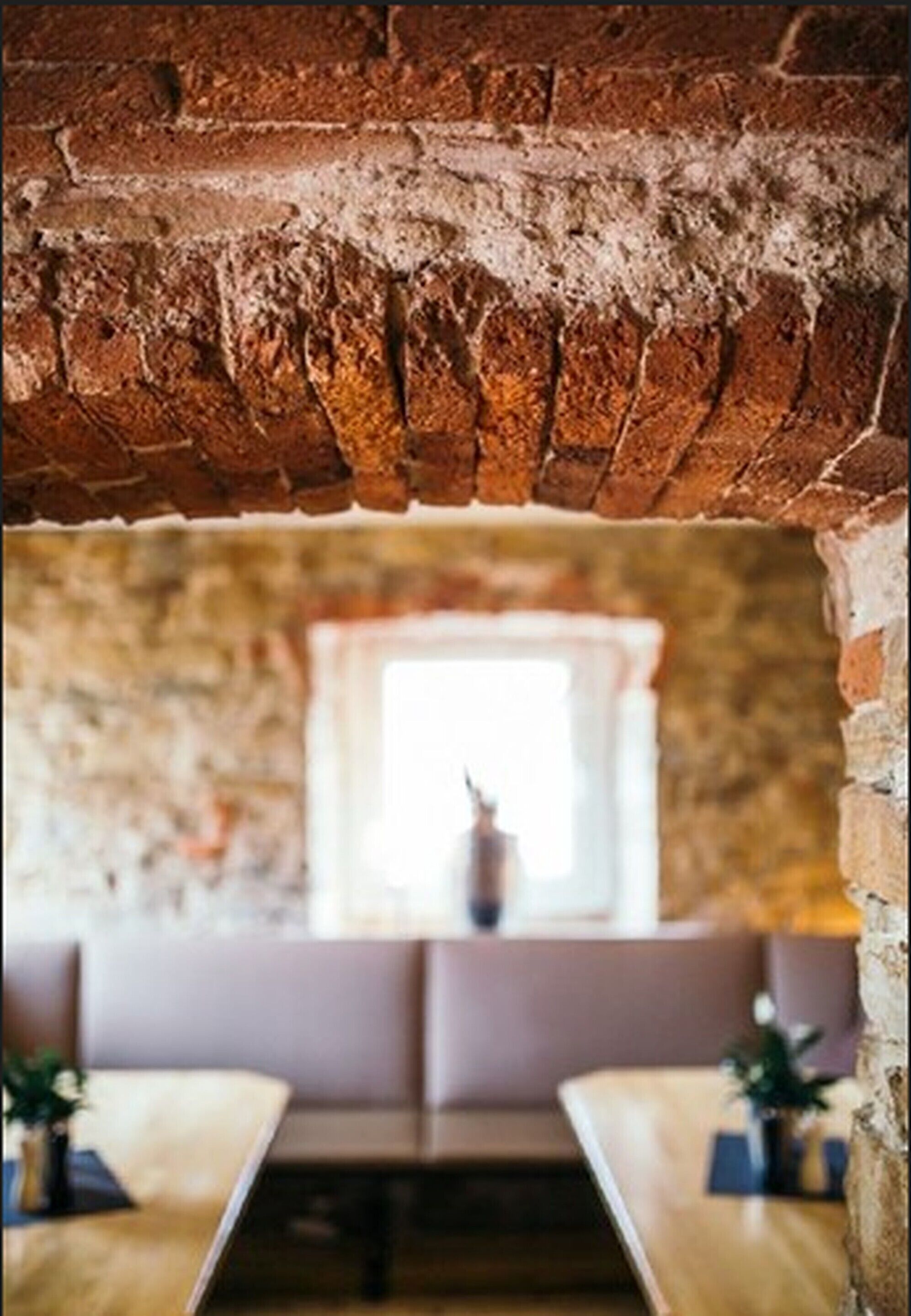 breakfast, lunch, dinner served; international cuisine