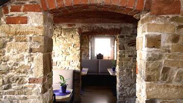 Breakfast, lunch, dinner served; international cuisine