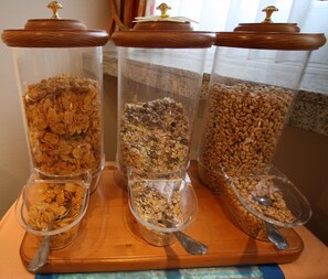 Free daily buffet breakfast