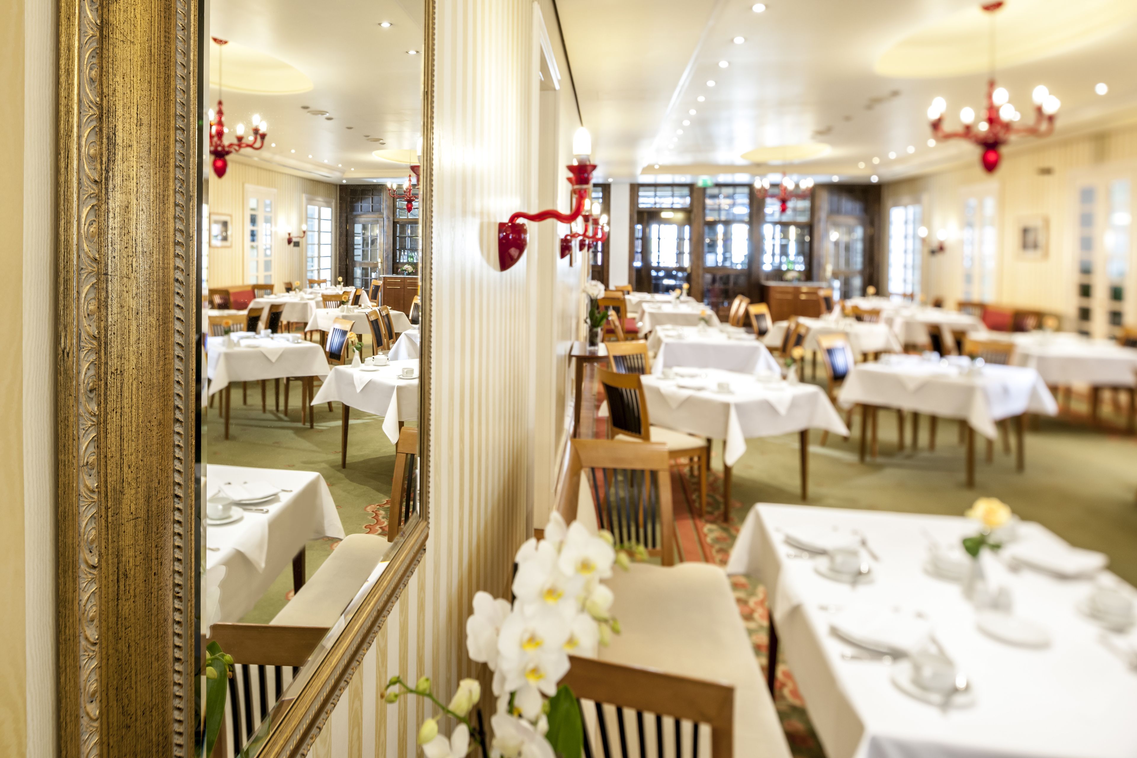 Tägliches Frühstücksbuffet gegen Gebühr