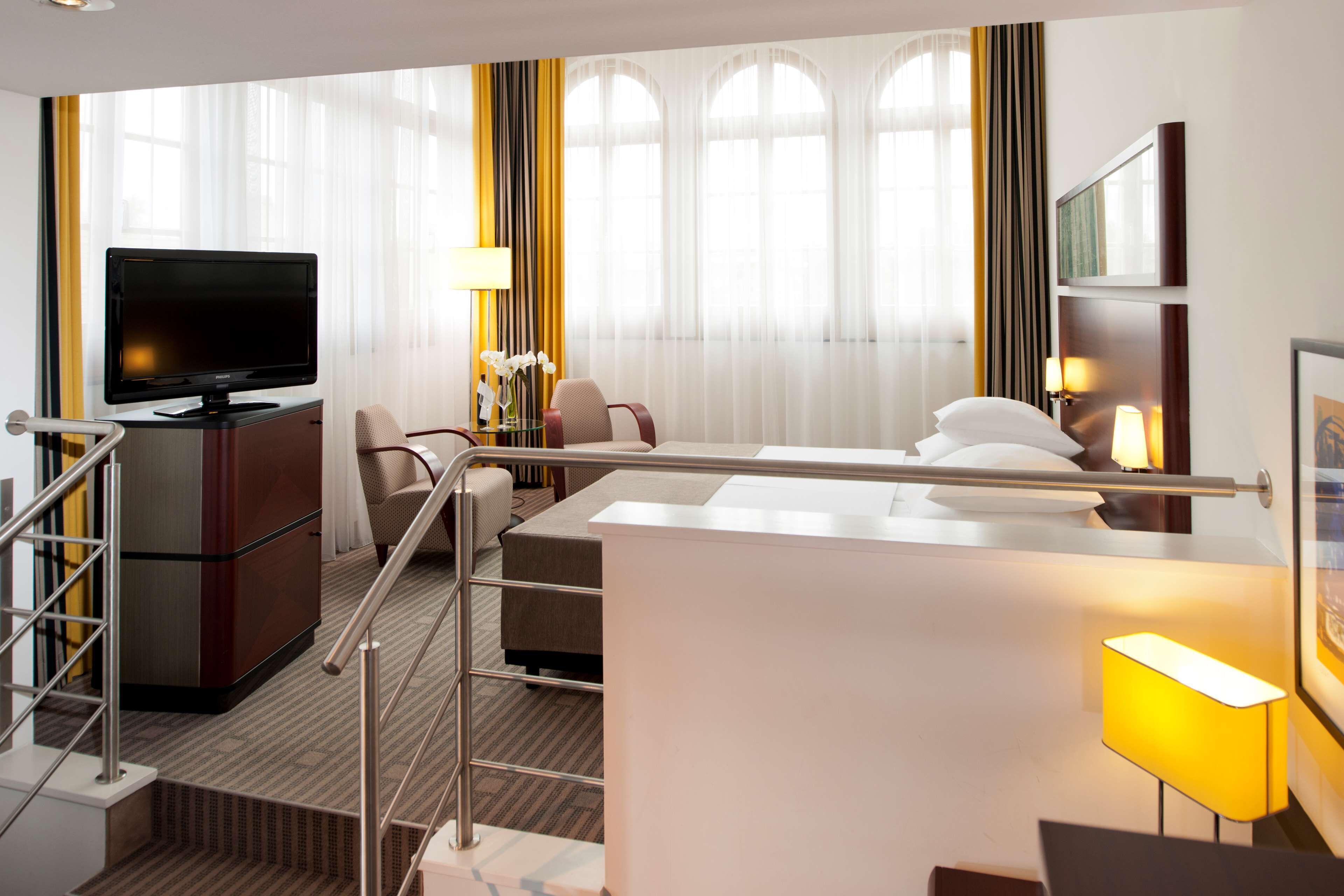 junior suite | 1 bedroom, premium bedding, pillow-top beds, in-room safe