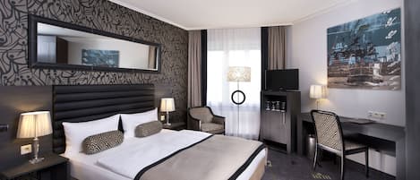 Rideaux occultants, chambres insonorisées, Wi-Fi, draps fournis