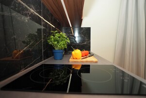 Familienstudio | Allergikerbettwaren, individuell eingerichtet, Schreibtisch