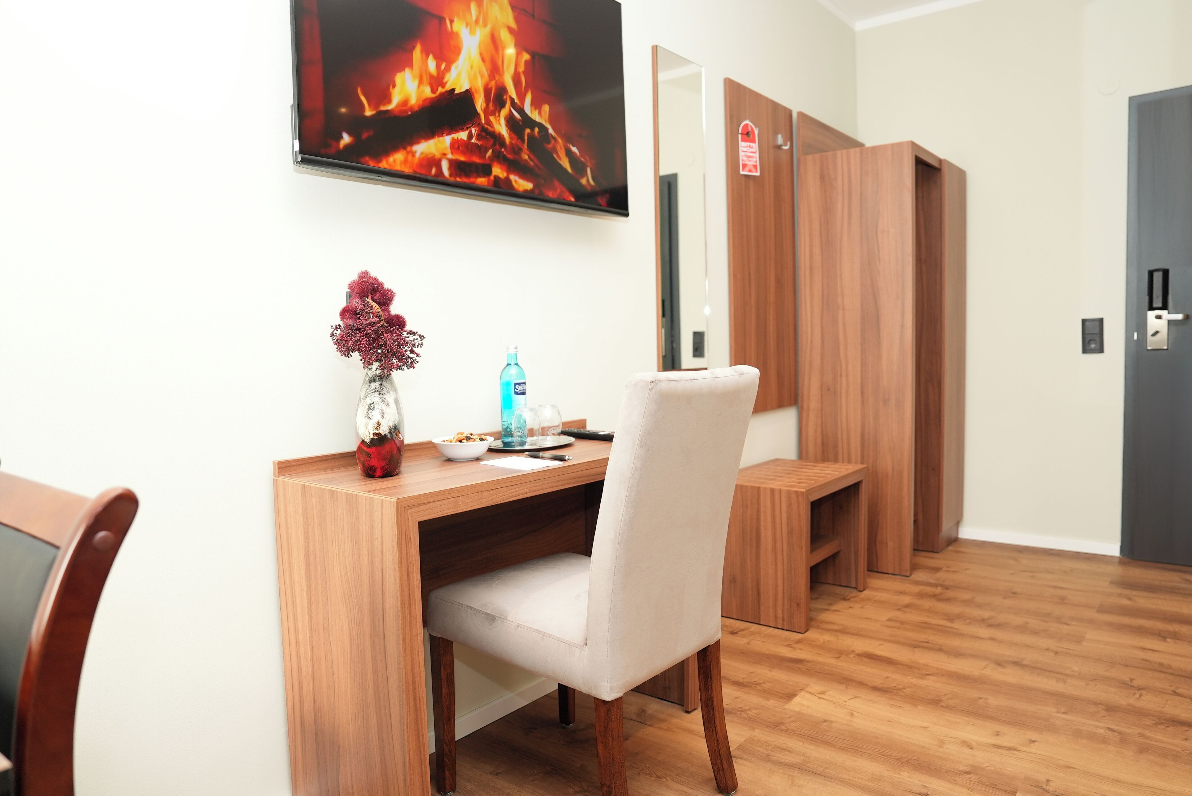 comfort studio | 1 bedroom, hypo-allergenic bedding, individually furnished, desk