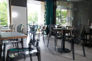 Reception - Hotel Attaché (Frankfurt)
