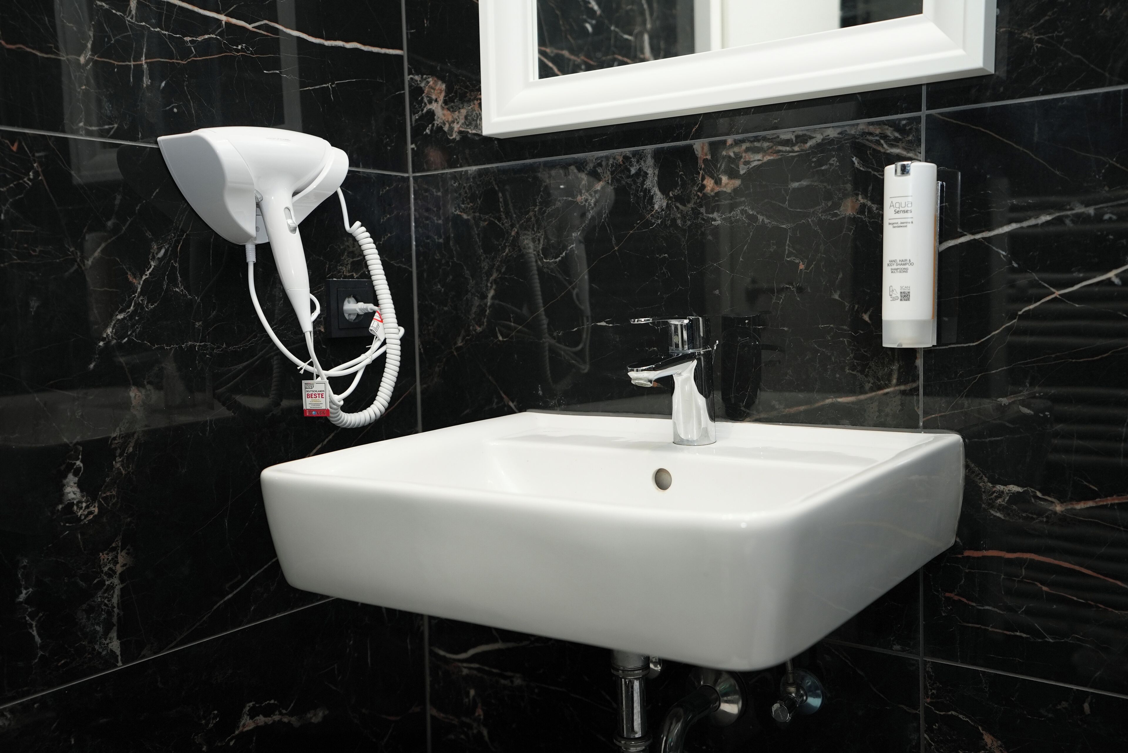 Photo - Hotel Attaché